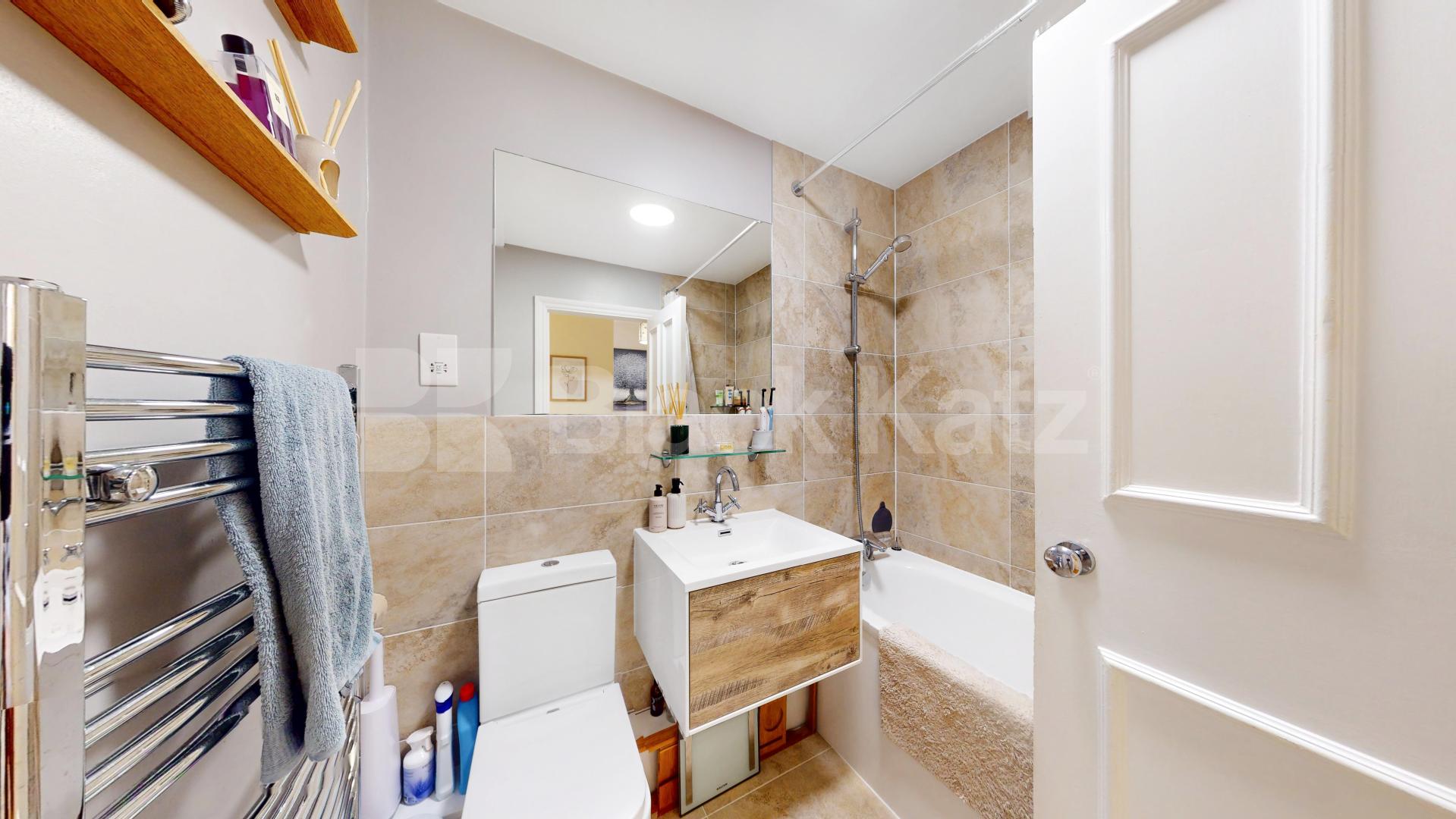 Bright Two-Bedroom Garden Flat in Tufnell Park Tufnell Park Road, Tufnell Park 